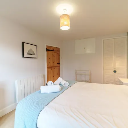 Rose - Garden, Parking And Near A Pub * Lindale