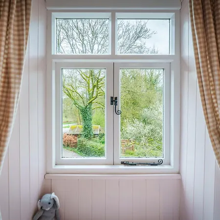 Tatil Evi Rose - Garden, Parking And Near A Pub *