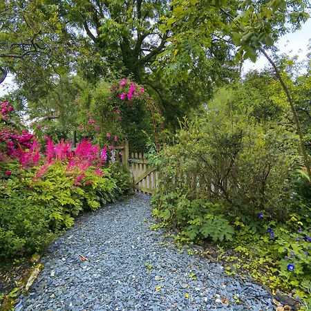 Semesterbostad Rose - Garden, Parking And Near A Pub Lindale